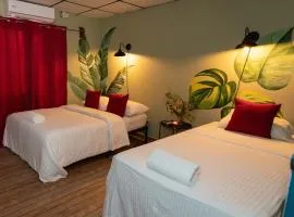 Hostal & Café Travelers