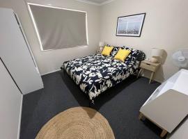 Caboolture South 3-bedroom Home、カブルチャーのコテージ