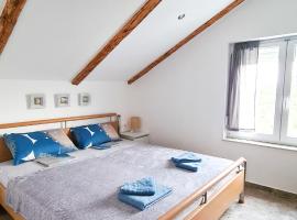 Apartman Valja - 55m2 - Sea View - Garden - Grill, hotel a Jadranovo