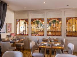 Hôtel Restaurant Le Kastelberg, The Originals Boutique, hotel v destinaci Andlau