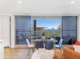 Lavish 3-bedroom ocean apartment in Wollongong, feriebolig i Wollongong
