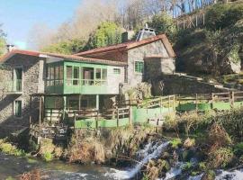 Molino verde: Coirós şehrinde bir otoparklı otel