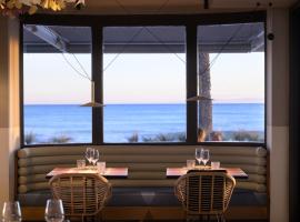 Akquaaa Boutique Hotel, beach hotel in Calafell