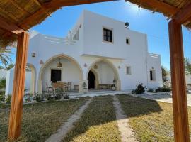 Villa Louiza, ubytování v soukromí na pláži v destinaci Mezraya