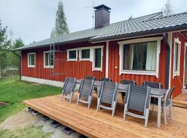 Grandmom's cottage with ice swimming place!, accommodation in Pihlajalahti