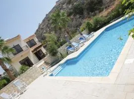 A three-bedroom villa with a private pool and landscaped garden Wi-Fi