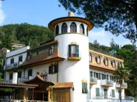 Hotel Residence Moneglia、モネーリアのアパートメント