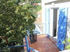 La petite Rascasse, Appartement avec Terrasse ensoleillée, hotel in Rayol-Canadel-sur-Mer