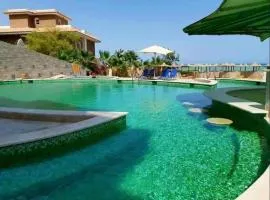 Apartment - Sleeps 4 - Pool - Pet friendly