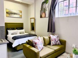 Matcha themed Apartment in City, hotel perto de Carlton Centre, Joanesburgo