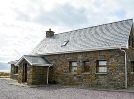 Beautiful stone cottage with sea views, hotel in Sneem