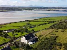 Luxurious 5 bedroomed home with sea view close to beach