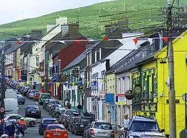 3 bedroom house a short stroll from Dingle town