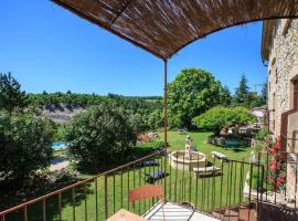 Domaine de Piedmoure, gîte Lavande 1 chambre, piscine, terrasse privée, guest house in Sault-de-Vaucluse