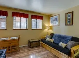 Sunriver Vacation Rental with Community Hot Tub!