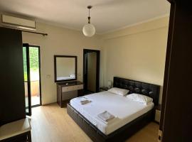 Grand Park Hotel, hotel v destinaci Gjirokastër
