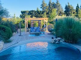 Le Nid de la Huppe, Hotel in Noves