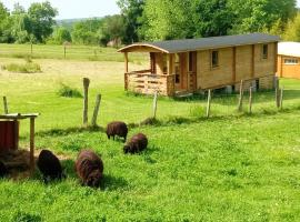 Roulotte toute équipée – tani hotel w mieście Salles-Mongiscard