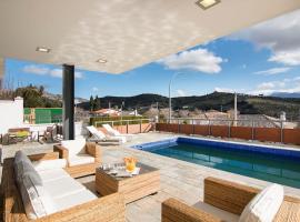 Relajante villa, deportes, piscina y vistas a S Nevada โรงแรมราคาถูกในHuétor Santillán
