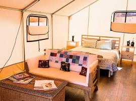 Silver Spur Homestead Luxury Glamping - The Cowboy, luxury tent in Tombstone