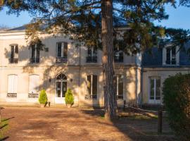 Tiers lieu de l'Ermitage: Versay şehrinde bir otel