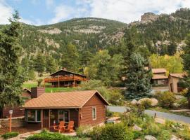 McGregor Mountain Lodge, hotel amb jacuzzi a Estes Park