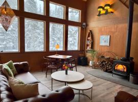Bearadise, the Alpine Chalet, hotel with parking in Alpine Meadows