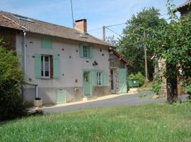 Doueineix, vacation home in Le Chatenet-en-Dognon