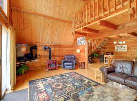Rustic Fancy Gap Vacation Rental with Fire Pit, hotel with parking in Fancy Gap