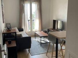 Appartement de 25 m² à Blonville, khách sạn ở Blonville-sur-Mer