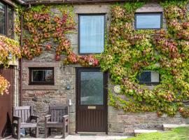 Round Knott, Sebergham, Nr Caldbeck, hotel with parking in Sebergham