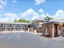 Days Inn by Wyndham Erick