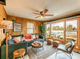 Lakefront, wildlife Cabin retreat - Pelican Bay Cabin