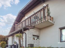 Nice Apartment In Excenevex With Wifi, hotel v destinaci Excénevex