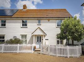 Whitebeam, holiday home in Camber