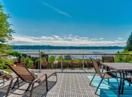 Hood Canal Vacation Cottage, hotel in Belfair