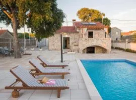 Family friendly house with a swimming pool Primosten Burnji, Primosten - 21068