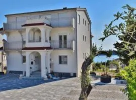 Apartments with parking space Banjol, Rab - 21159