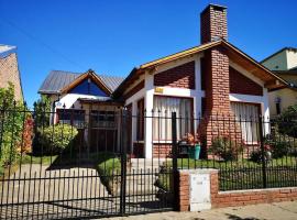 Amplia casa con estacionamiento、エスケルのホテル