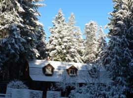 Cedar Song B&B, hotel v mestu Parksville