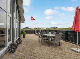 Gorgeous Home In Tarm With Wifi, hotel with hot tubs in Tarm