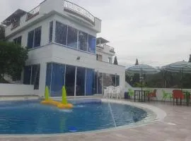 Casa Quinta Familiar Castillo 2020