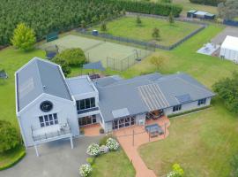 Lodge On St Georges, cabin in Havelock North