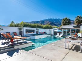 Luxury Desert Oasis, Golfhotel in Palm Springs