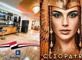 Pyramids Cleopatra Luxurious
