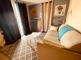 Chez So', familiehotell i Martigues