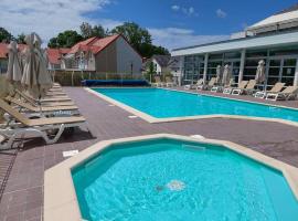 Maison 3 piscines - Résidence 3 étoiles, hotel barato en Pornichet