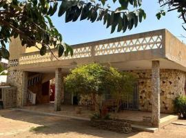 Une Maison en pierre – domek wiejski w mieście Toubab Dialaw