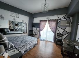 Condo Azur Suites A125 Amani Resorts Residences , 5 minutes Airport, Netflix, Stylish, Cozy with Luxurious Swimming Pool, hotel met zwembaden in Pusok