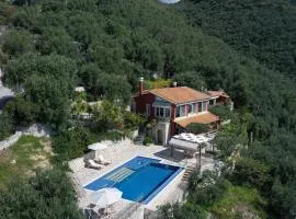 Zeitouni Lodge, chalé alpino em Katávolos